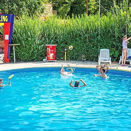 Party Отель Золотые Пески
