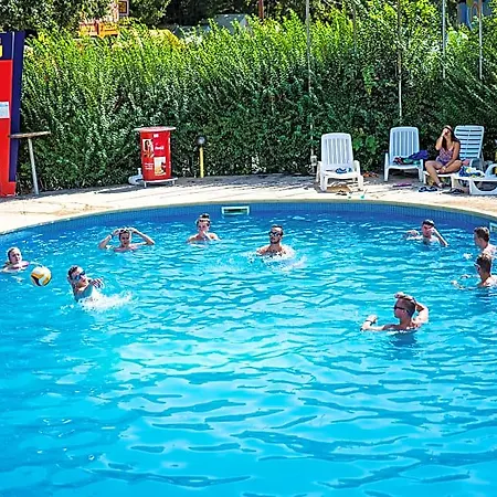 Отель Party 3*